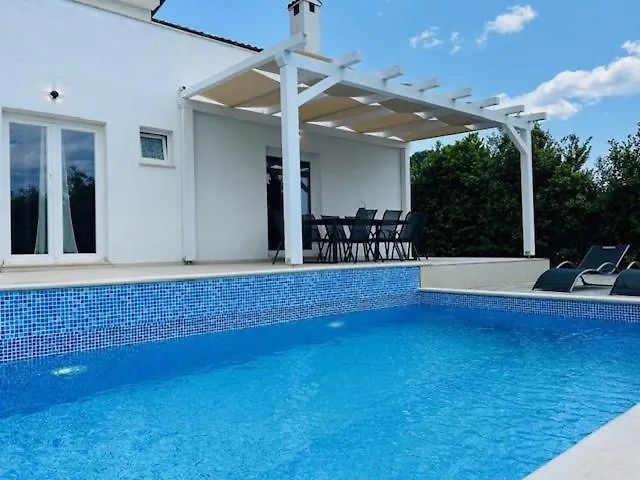 Villa Luana With Private Pool In Beautiful Rovinj 0*,
