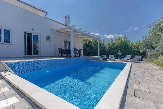 Villa Luana With Private Pool In Beautiful Rovinj