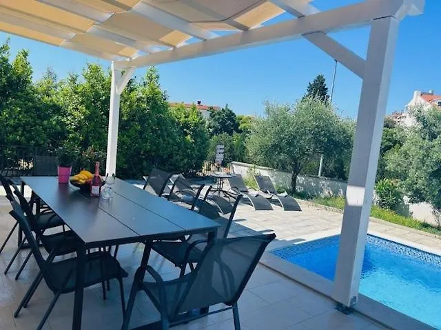 Villa Luana With Private Pool In Beautiful Rovinj